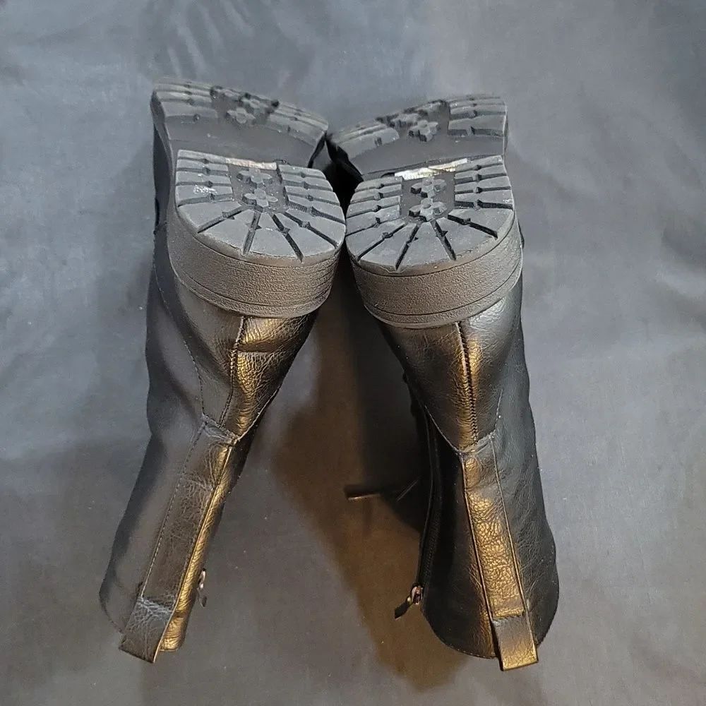 SHOELAND WOMEN"S KASEY HIGH TOP SNEAKER - Picture 11 of 16